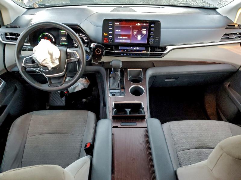 Photo 8 from auction – 2021 TOYOTA SIENNA LE with VIN 5TDKSKFC0MS006836
