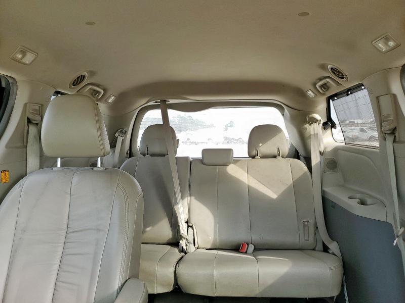 Photo 10 from auction – 2011 TOYOTA SIENNA XLE with VIN 5TDYK3DC3BS174227