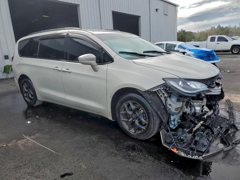 Photo 4 from auction – 2020 CHRYSLER PACIFICA T with VIN 2C4RC1BG9LR233853