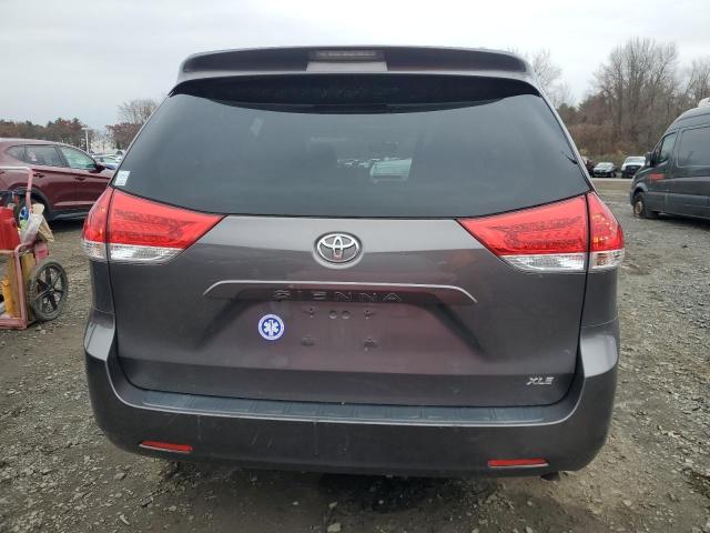 Photo 6 from auction – 2011 TOYOTA SIENNA XLE with VIN 5TDYK3DC9BS092065