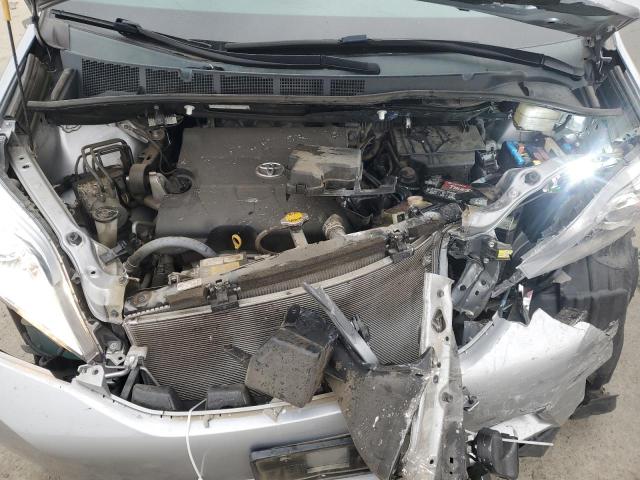 Photo 12 from auction – 2014 TOYOTA SIENNA XLE with VIN 5TDYK3DCXES406553