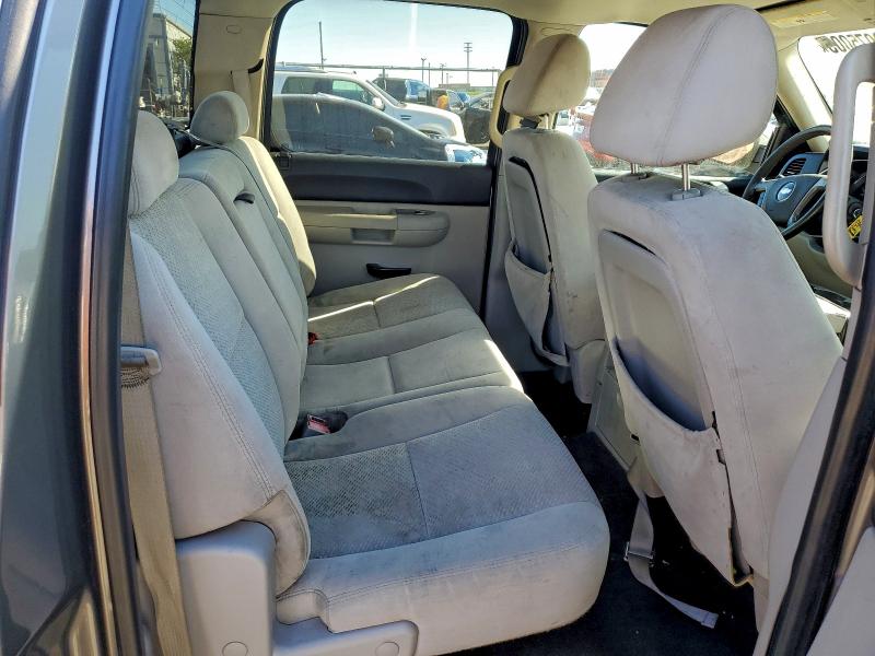 Photo 10 from auction – 2007 CHEVROLET SILVERADO with VIN 2GCEC130071655353