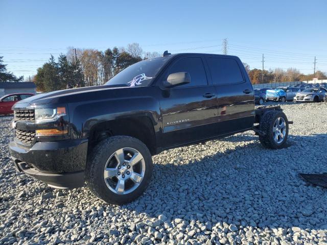 CHEVROLET SILVERADO 2018 with VIN 3GCUKPECXJG511588 - Photo from auction