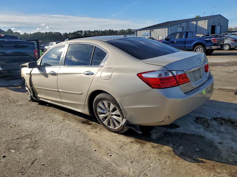 Photo 2 from auction – 2013 HONDA ACCORD with VIN 1HGCR2F81DA138627