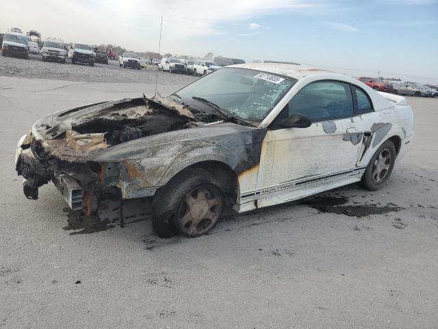 FORD MUSTANG 2000 with VIN 1FAFP4044YF199925 - Photo from auction