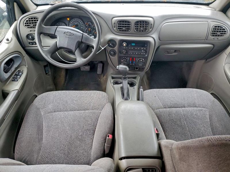 Photo 8 from auction – 2004 CHEVROLET TRAILBLAZE with VIN 1GNDT13S842322026