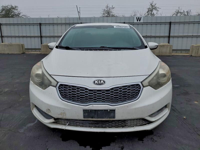 Photo 5 from auction – 2015 KIA FORTE LX with VIN KNAFX4A6XF5422818