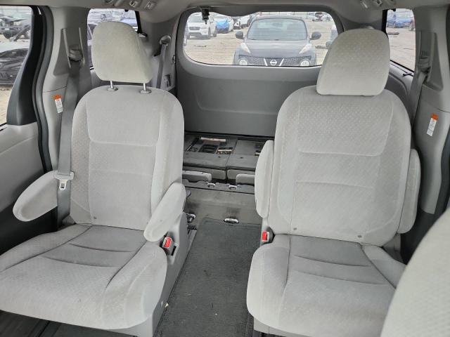 Photo 10 from auction – 2015 TOYOTA SIENNA LE with VIN 5TDJK3DC0FS100495
