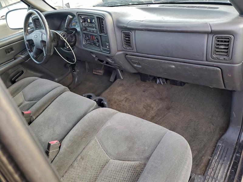 Photo 8 from auction – 2004 CHEVROLET SILVERADO with VIN 1GCEC14V74Z330308