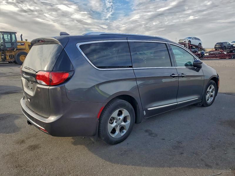 Photo 3 from auction – 2017 CHRYSLER PACIFICA T with VIN 2C4RC1EG8HR599726
