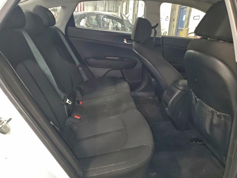 Photo 10 from auction – 2018 KIA OPTIMA LX with VIN 5XXGT4L32JG225183