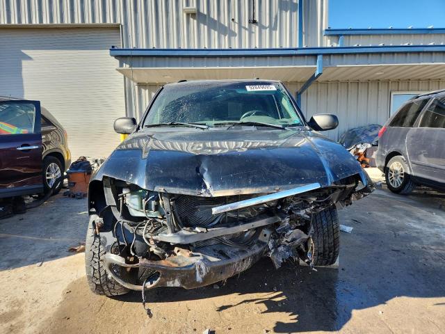 Photo 5 from auction – 2004 GMC ENVOY with VIN 1GKDT13S542223175