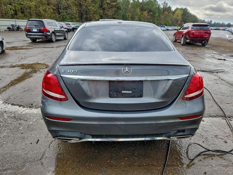 Photo 6 from auction – 2017 MERCEDES-BENZ E 300 with VIN WDDZF4JB8HA153699