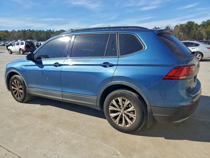 Photo 2 from auction – 2018 VOLKSWAGEN TIGUAN S with VIN 3VV1B7AX0JM061237