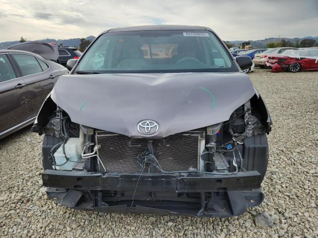 Photo 5 from auction – 2013 TOYOTA SIENNA with VIN 5TDZK3DC9DS332349