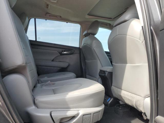 Photo 11 from auction – 2022 TOYOTA HIGHLANDER with VIN 5TDGZRAHXNS135987
