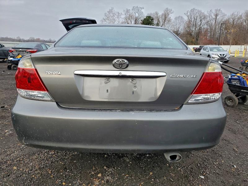 Photo 6 from auction – 2005 TOYOTA CAMRY LE with VIN 4T1BE30K35U627879
