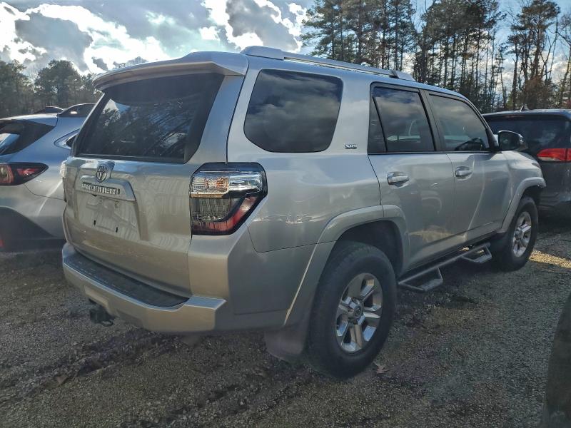 Photo 3 from auction – 2016 TOYOTA 4RUNNER SR with VIN JTEBU5JR6G5314171