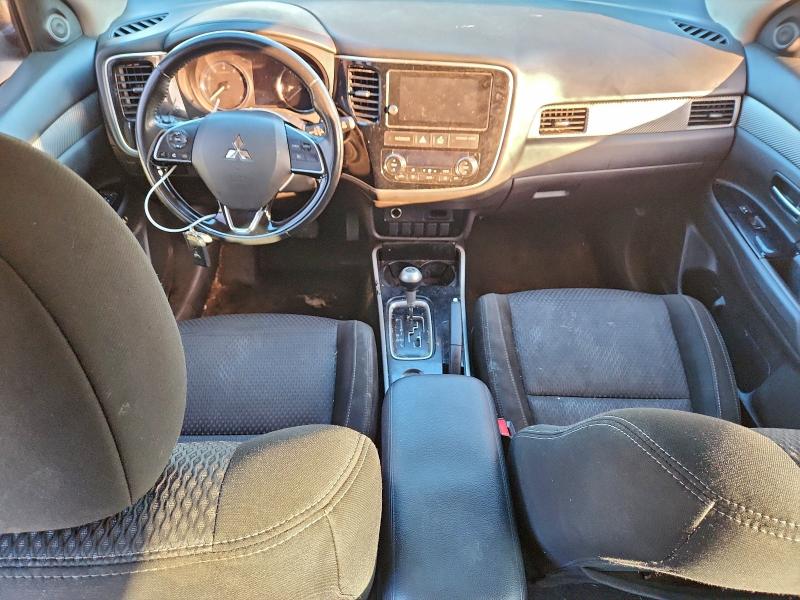 Photo 8 from auction – 2017 MITSUBISHI OUTLANDER with VIN JA4AD3A33HZ066949