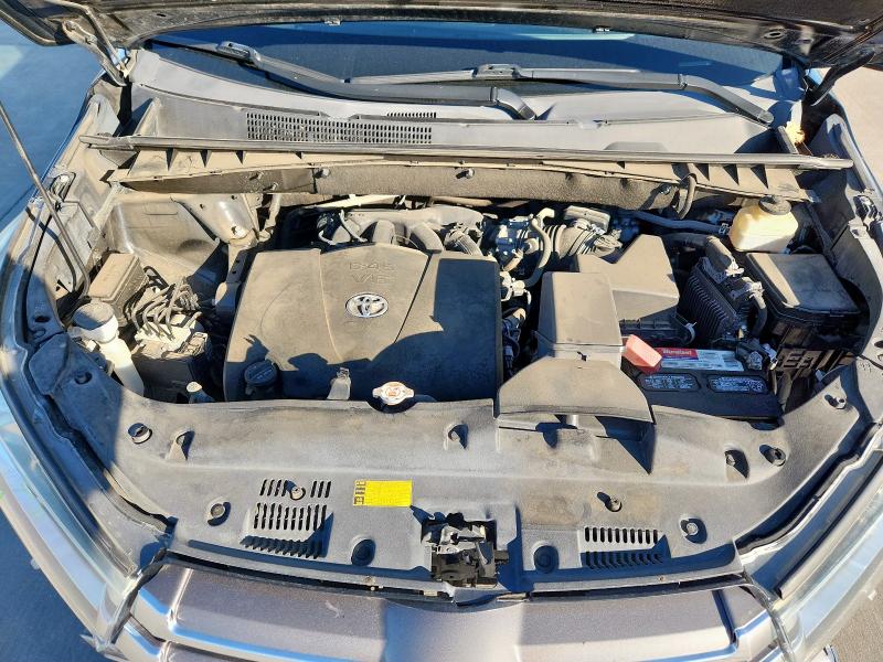 Photo 12 from auction – 2018 TOYOTA HIGHLANDER with VIN 5TDYZRFH9JS239281