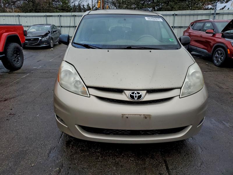 Photo 5 from auction – 2010 TOYOTA SIENNA CE with VIN 5TDKK4CC7AS327090