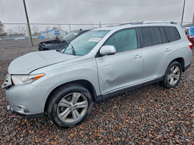 TOYOTA HIGHLANDER 2013 with VIN 5TDYK3EH7DS129059 - Photo from auction