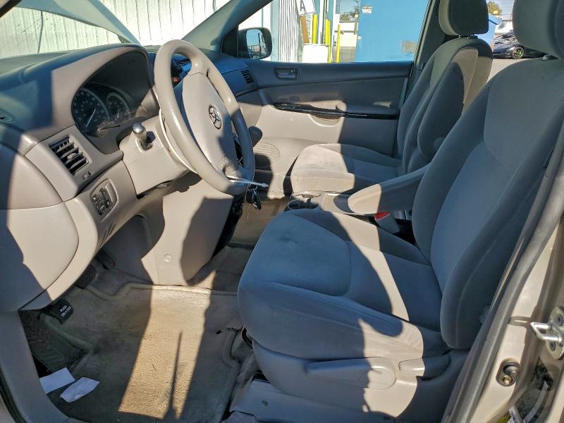 Photo 7 from auction – 2005 TOYOTA SIENNA CE with VIN 5TDZA23C15S315979