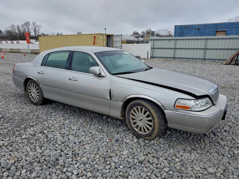 Photo 4 from auction – 2003 LINCOLN TOWN CAR E with VIN 1LNHM81W23Y695317