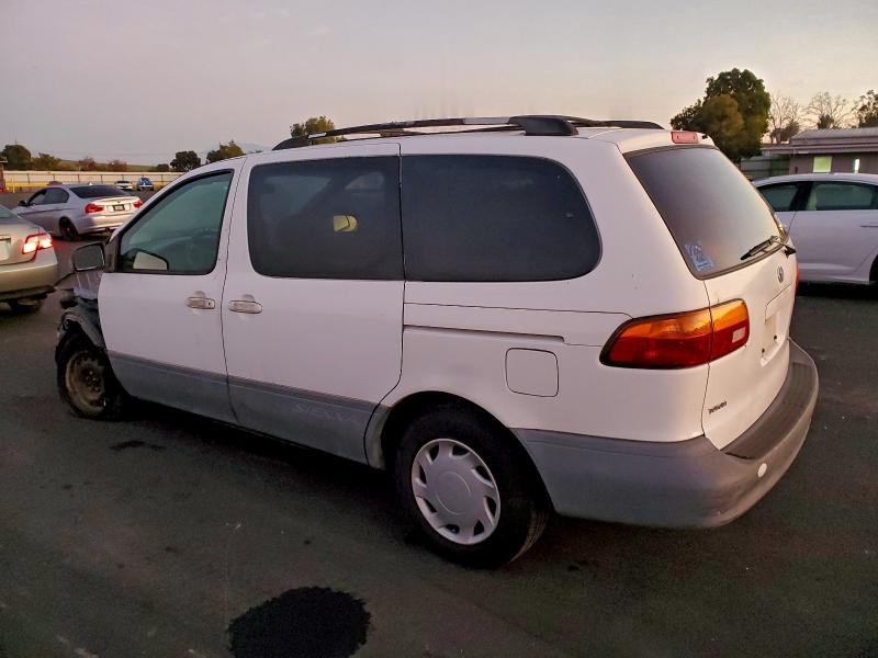 Photo 2 from auction – 2000 TOYOTA SIENNA LE with VIN 4T3ZF13C2YU228011