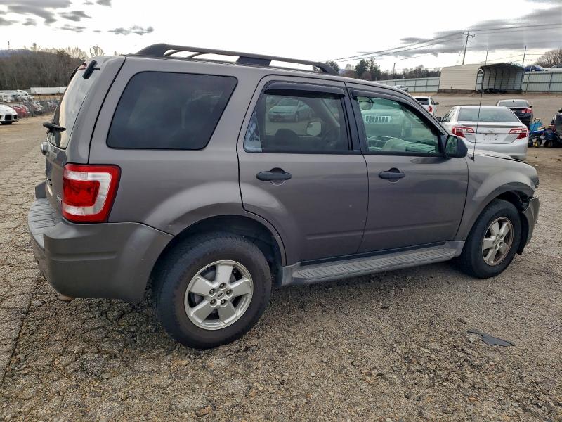 Photo 3 from auction – 2010 FORD ESCAPE XLT with VIN 1FMCU9DG3AKC23910