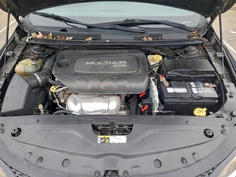 Photo 11 from auction – 2015 CHRYSLER 200 S with VIN 1C3CCCBB2FN511682