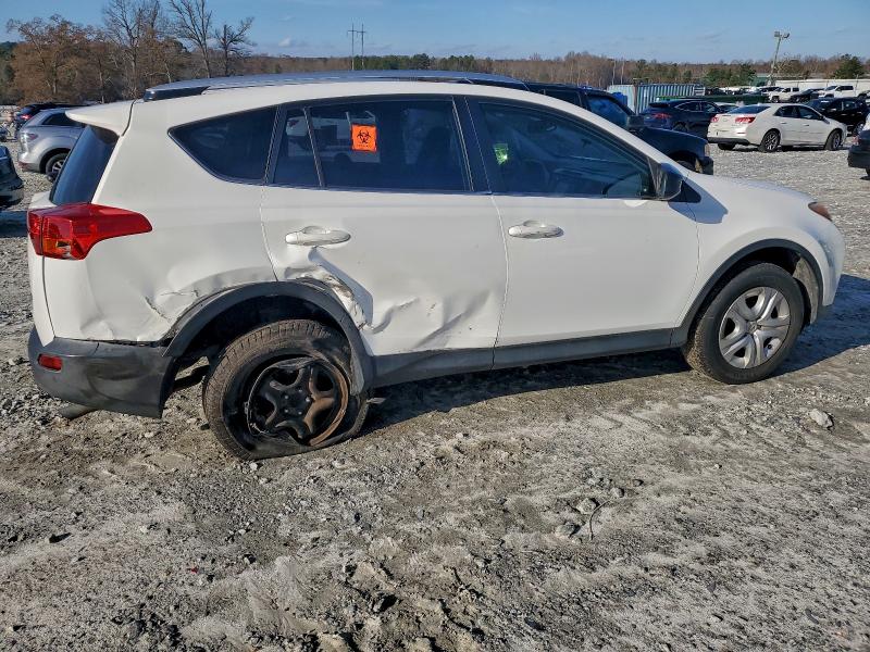 Photo 3 from auction – 2015 TOYOTA RAV4 LE with VIN JTMZFREV3FJ036170