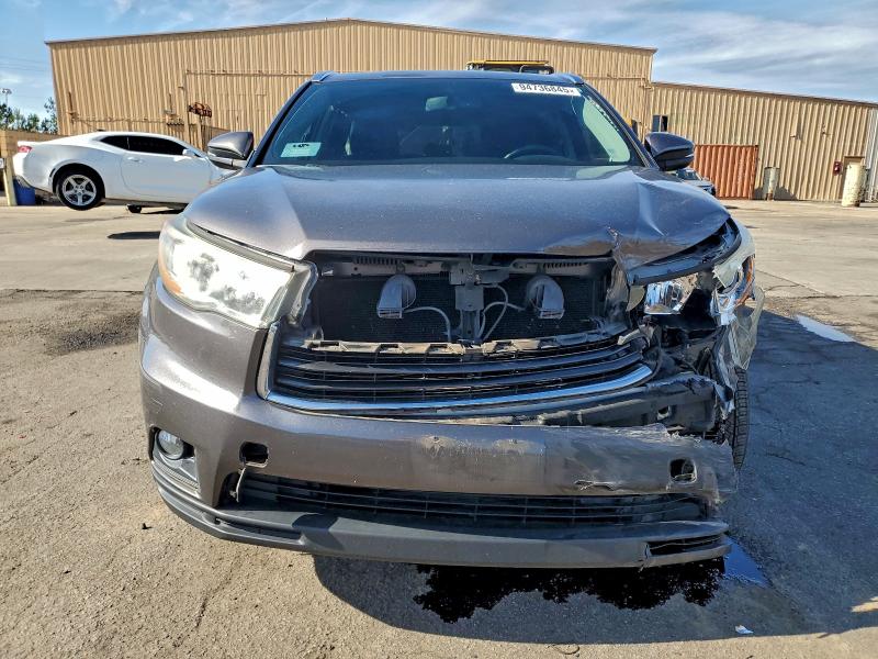Photo 5 from auction – 2016 TOYOTA HIGHLANDER with VIN 5TDKKRFH9GS123937