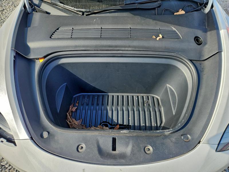 Zdjęcie 11 z aukcji – 2021 TESLA MODEL Y z VIN 5YJYGDEF2MF251726