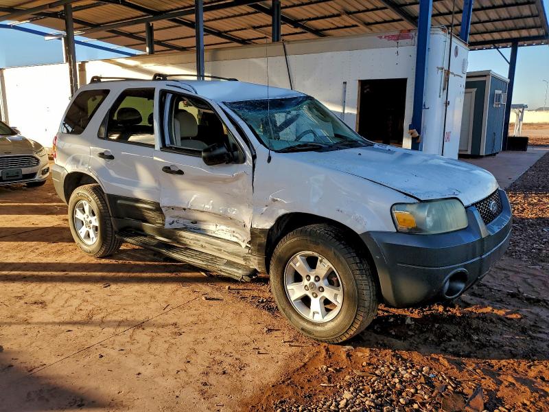 Photo 4 from auction – 2005 FORD ESCAPE XLT with VIN 1FMYU03175KA45536