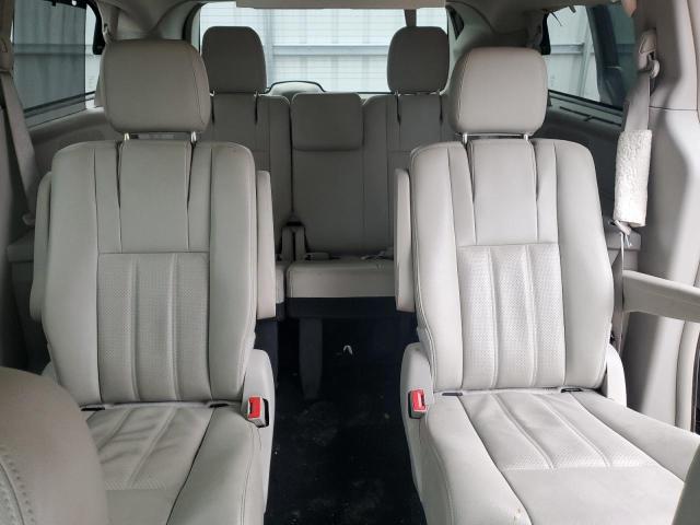 Photo 10 from auction – 2015 CHRYSLER TOWN & COU with VIN 2C4RC1CG9FR742649