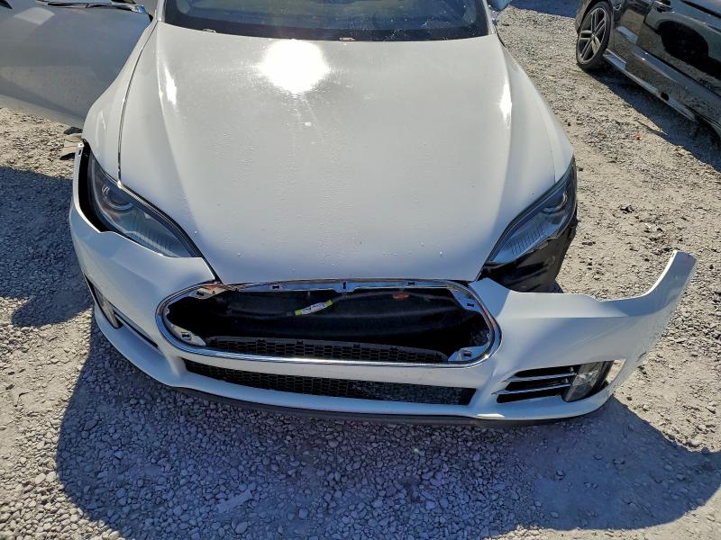 Photo 12 from auction – 2013 TESLA MODEL S with VIN 5YJSA1CP2DFP19990