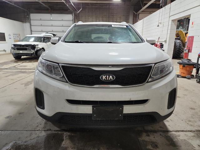 Photo 5 from auction – 2015 KIA SORENTO LX with VIN 5XYKTDA75FG583669