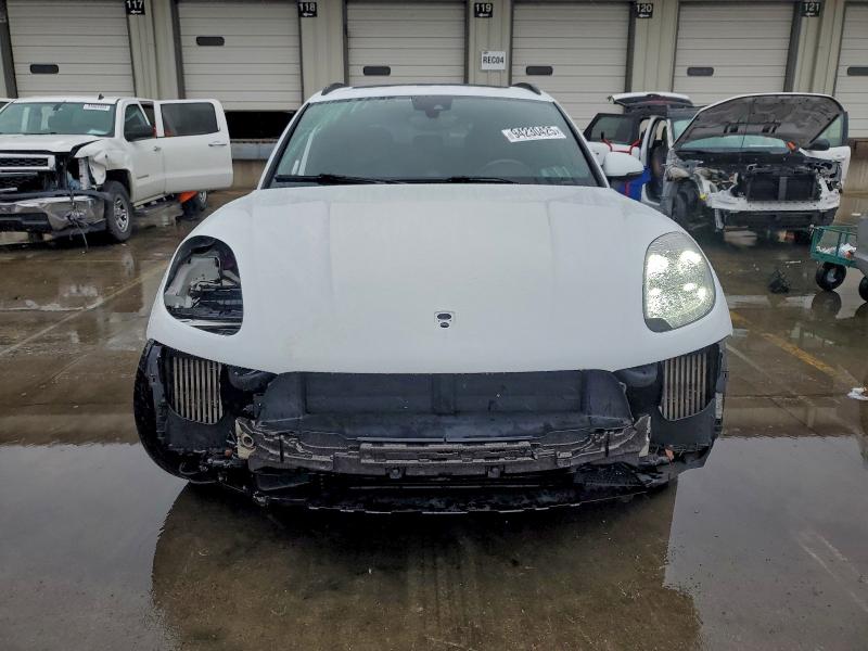 Photo 5 from auction – 2017 PORSCHE MACAN GTS with VIN WP1AG2A5XHLB53919