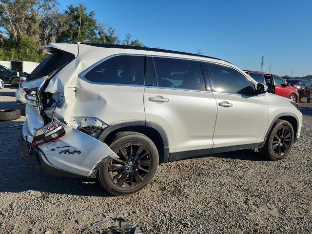 Photo 3 from auction – 2019 TOYOTA HIGHLANDER with VIN 5TDKZRFH4KS573659