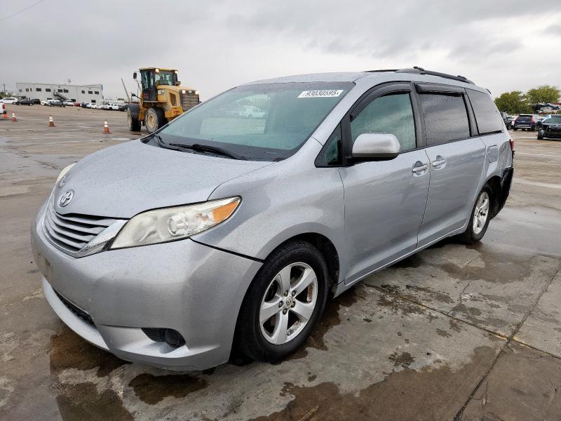 TOYOTA SIENNA LE 2015 with VIN 5TDKK3DC3FS661794 - Photo from auction