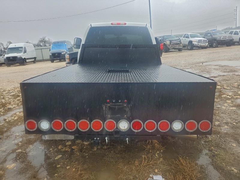 Photo 6 from auction – 2004 CHEVROLET SILVERADO with VIN 1GBJC34294E381272
