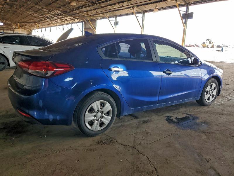 Photo 3 from auction – 2018 KIA FORTE with VIN 3KPFK4A76JE195036