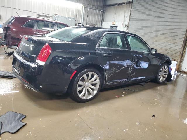 Photo 3 from auction – 2019 CHRYSLER 300 TOURIN with VIN 2C3CCAAG0KH693631