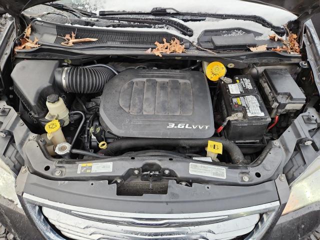 Photo 12 from auction – 2015 CHRYSLER TOWN & COU with VIN 2C4RC1GG9FR752589
