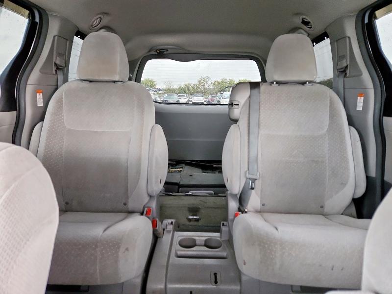 Photo 10 from auction – 2015 TOYOTA SIENNA LE with VIN 5TDKK3DC3FS661794