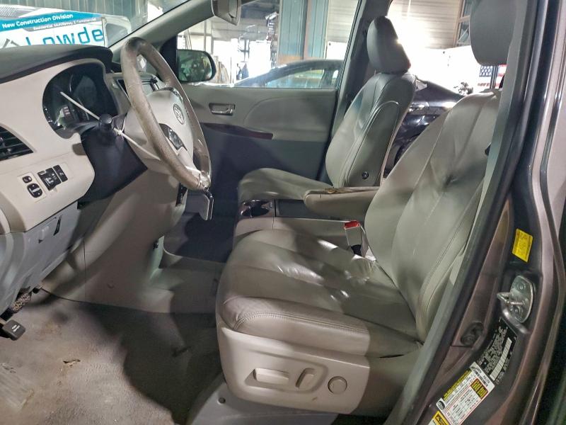 Photo 7 from auction – 2011 TOYOTA SIENNA XLE with VIN 5TDYK3DC7BS044354