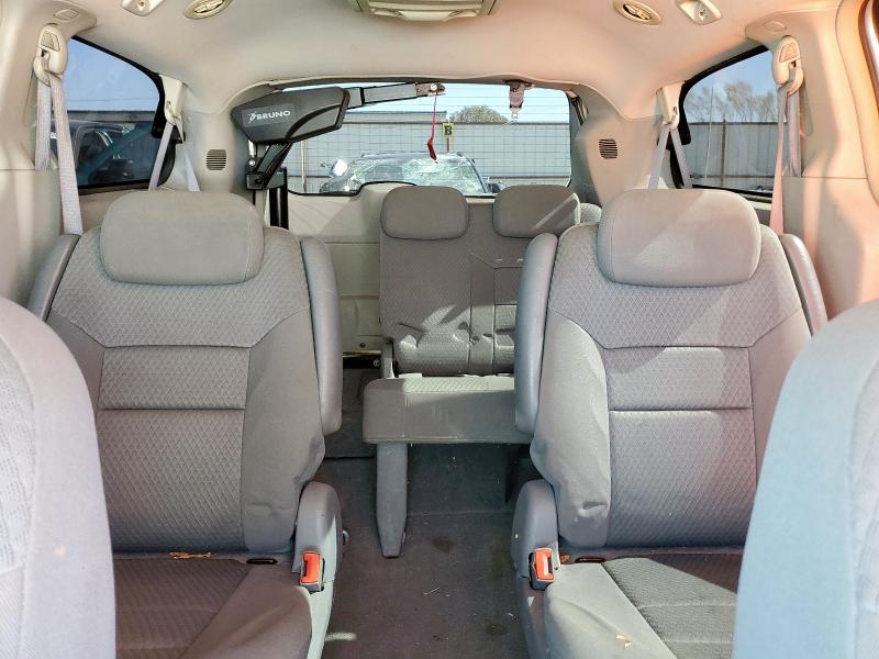 Photo 10 from auction – 2010 CHRYSLER TOWN & COU with VIN 2A4RR5D13AR249469