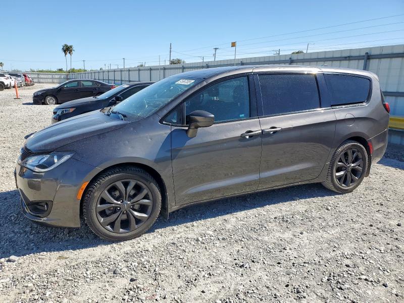 CHRYSLER PACIFICA T 2018 with VIN 2C4RC1FG0JR353662 - Photo from auction