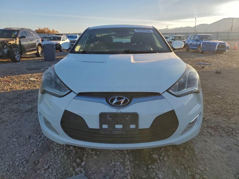 Photo 5 from auction – 2014 HYUNDAI VELOSTER with VIN KMHTC6AD4EU214929